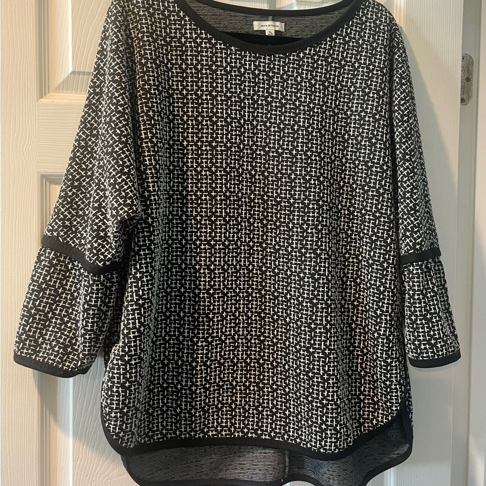 Max Studio Black and White Textured Blouse